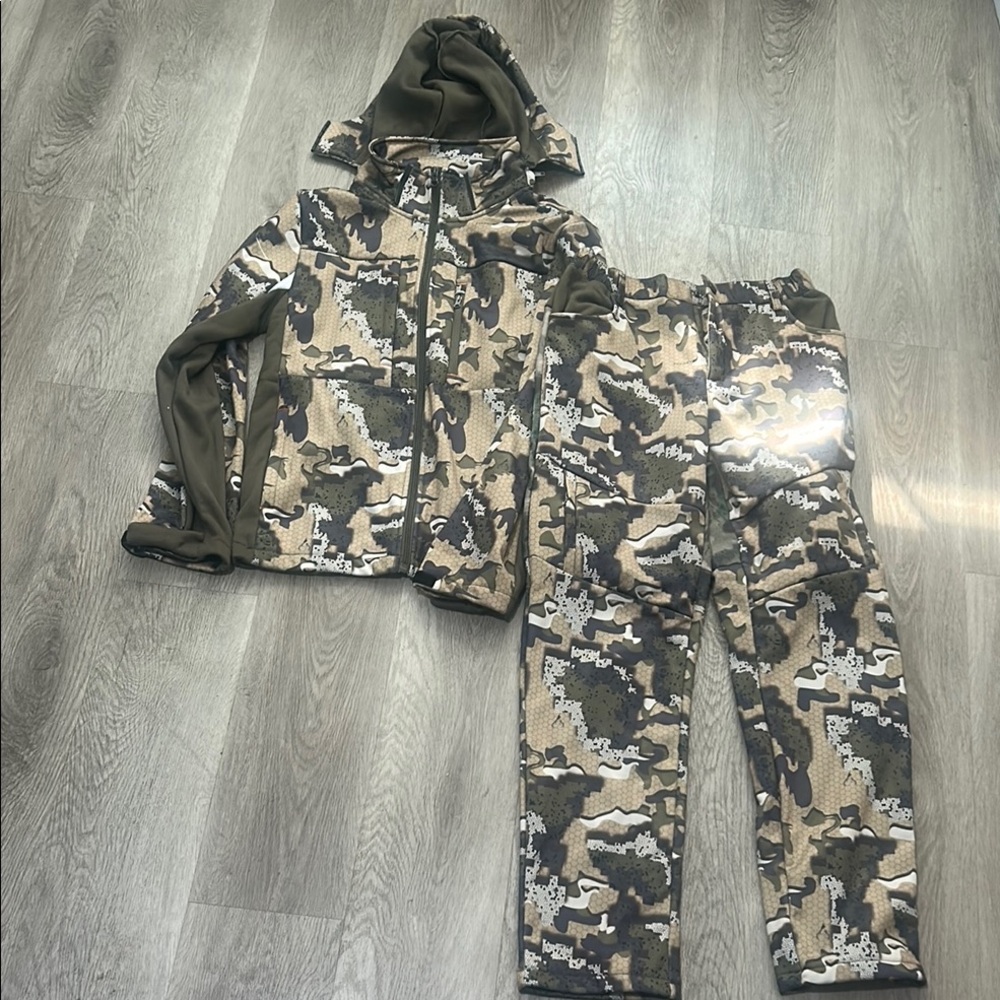 NEW UIIHUNT Camouflage Hooded Jacket and Pants Set
